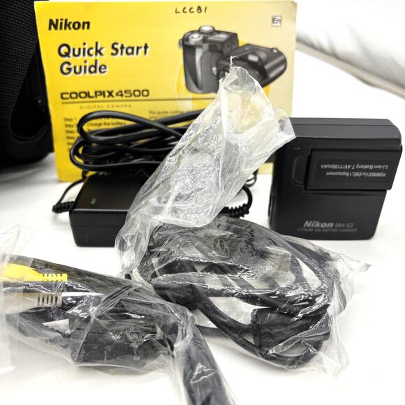 Nikon Coolpix 4500 Digital Camera Case 2 Batteries 4.0MP Accessories 4X Zoom - Picture 4 of 11